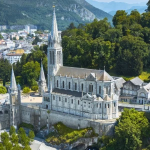 Pellegrinaggio a Lourdes in un giorno