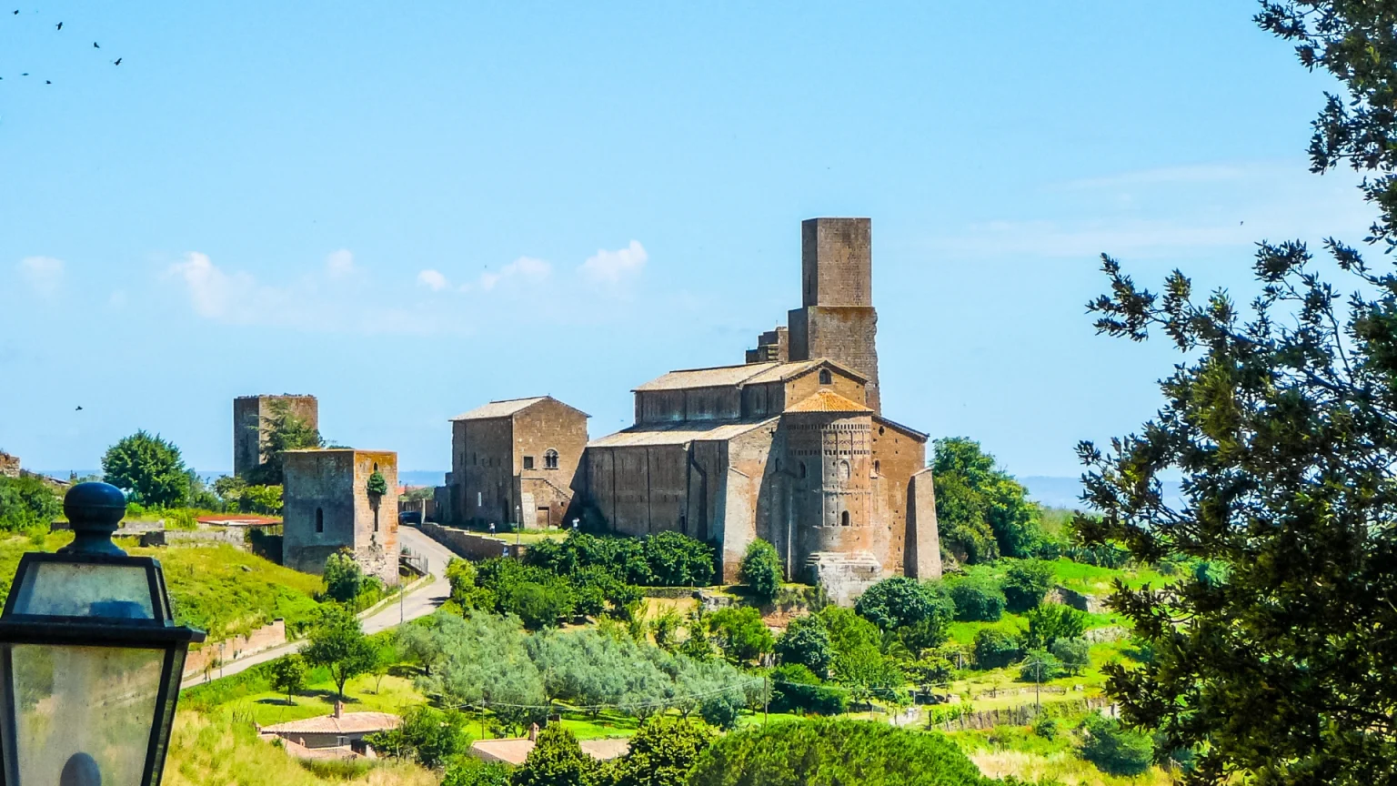 Cosa vedere in Tuscia: Tuscania e la Chiesa di San Pietro