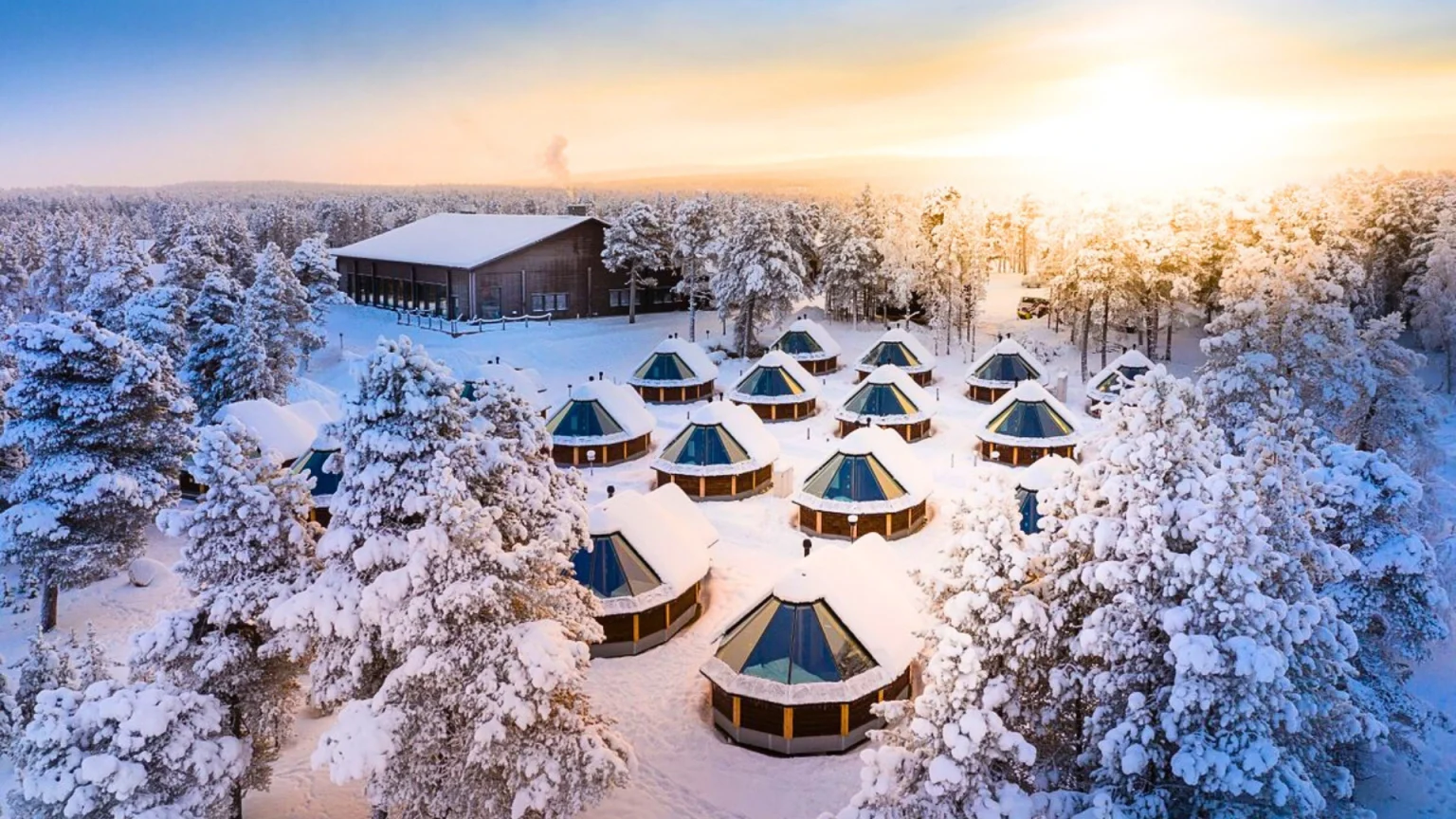 lapponia glass cabin hotel igloo vetro aurora boreale