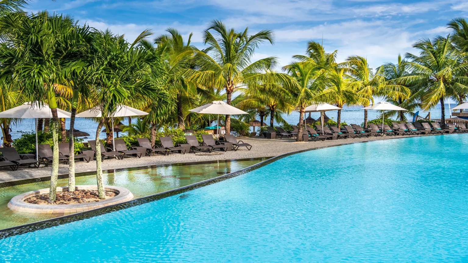 mauritius-victoria-resort-pool